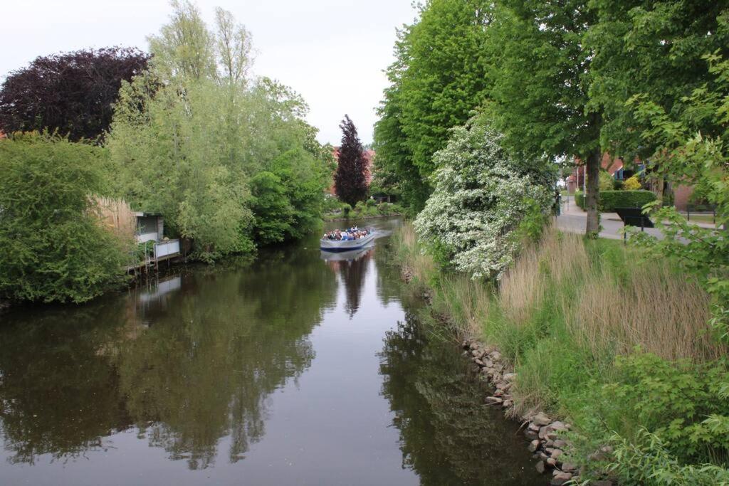 Hollaender Flair Friedrichstadt Exterior photo